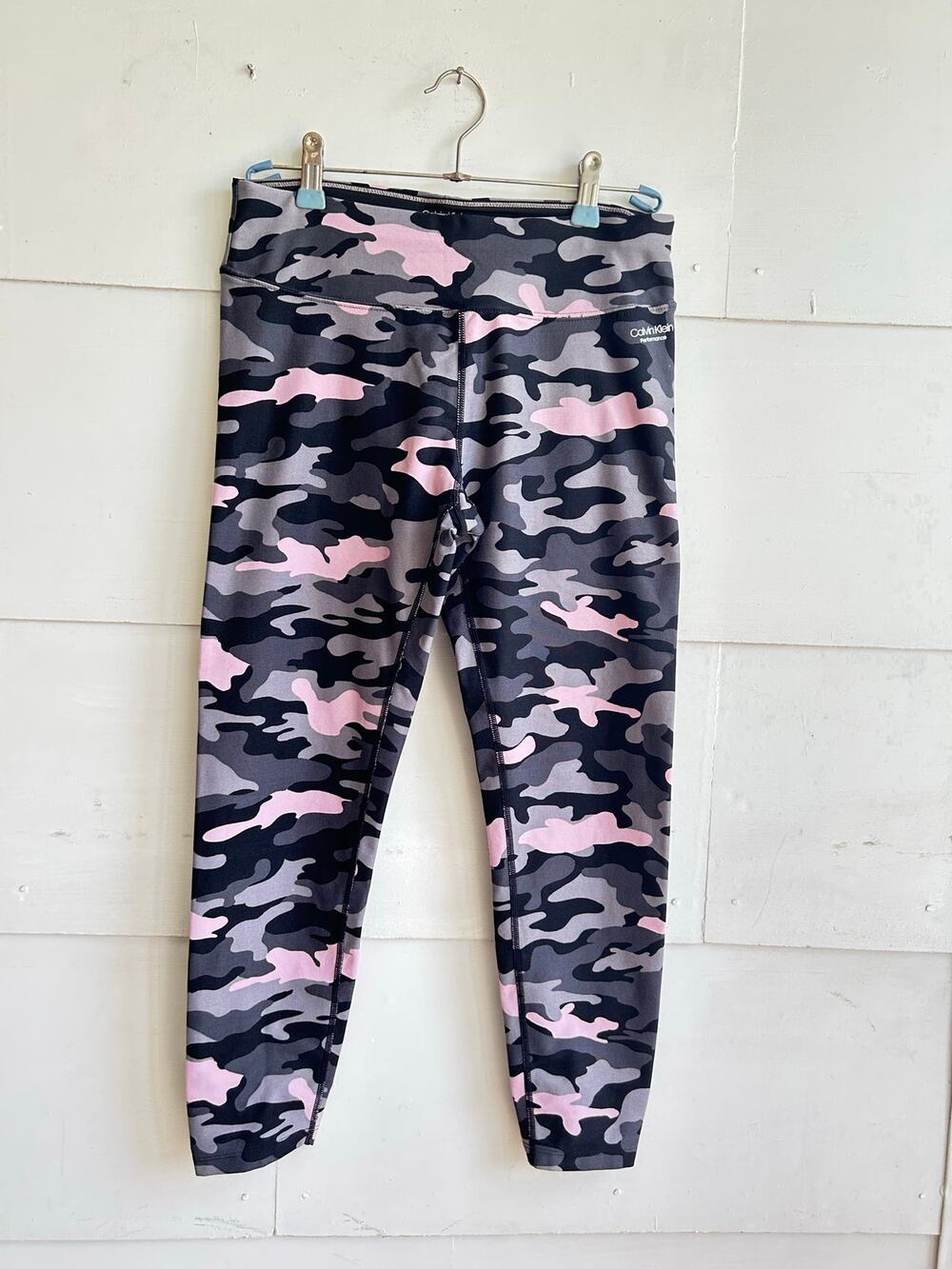 Calvin Klein Stretch Workout Capri Pants Sz M 
Purple Camouflage- New W/O Tags